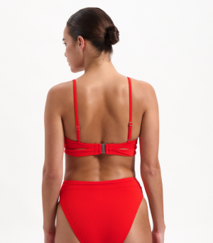 475/FIERY RED