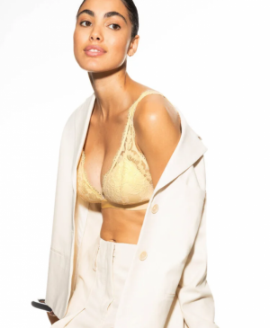 POETRY VOGUE 390/GOLDEN DAY