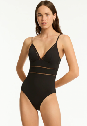 ESSENTIALS BLACK